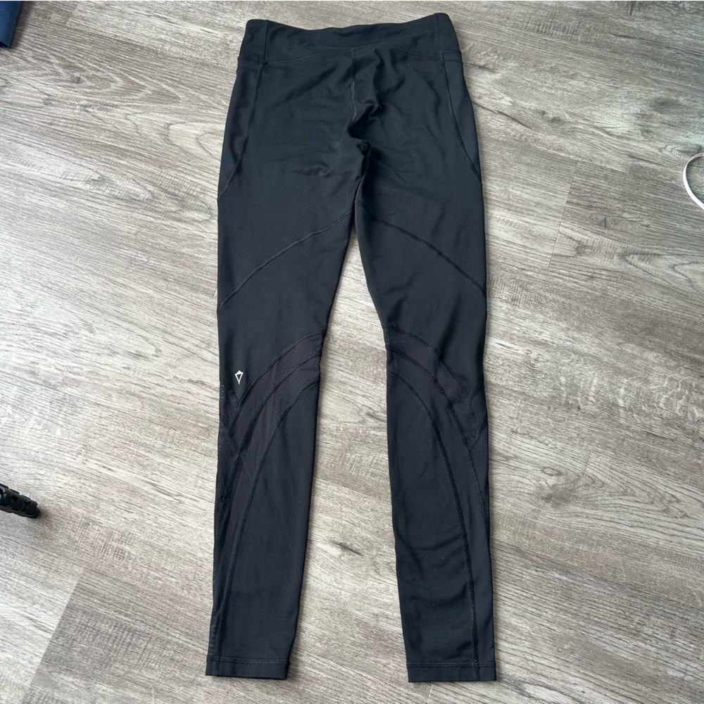 Ivivva by Lululemon Black Athletic Leggings with side pockets and sheer accents